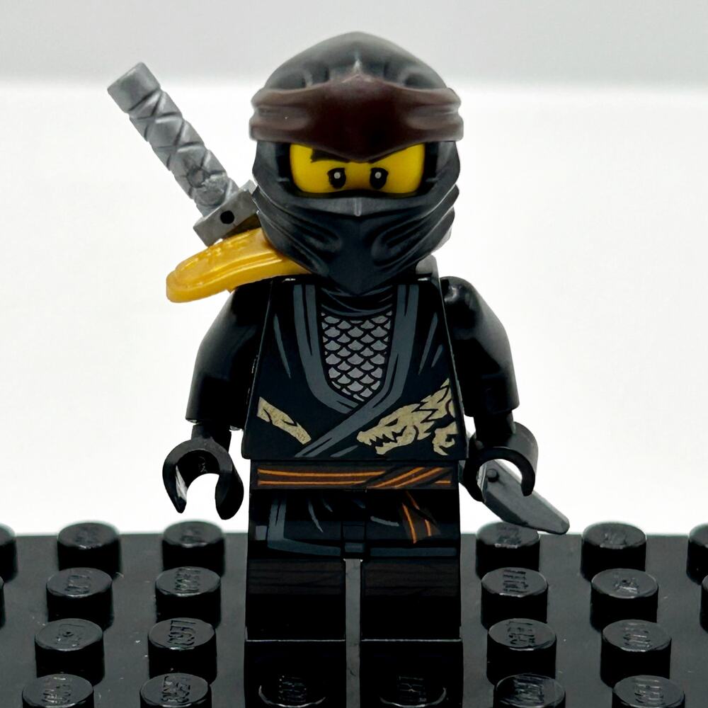 LEGO Ninjago Cole Minifigure w/ Sword only from Ultra Sonic Raider 71739 EUC